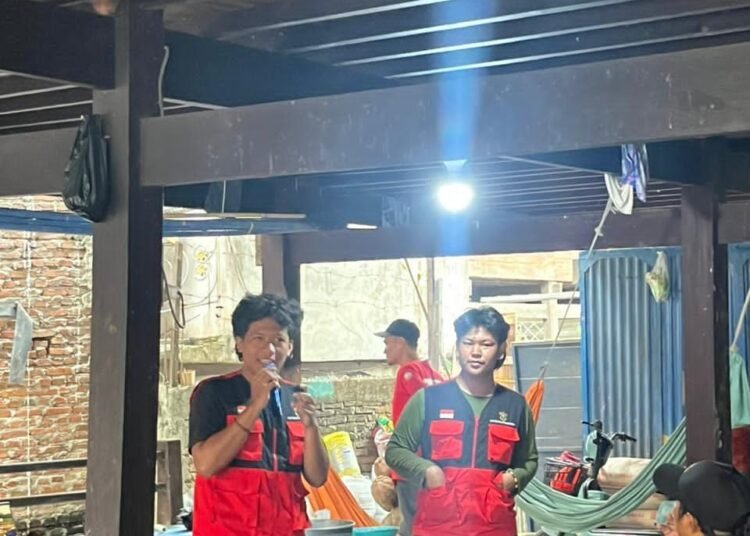 Inovasi Energi Terbarukan: Mahasiswa KKN Desa Kampale Ubah Sekam Padi Jadi Briket Ramah Lingkungan 46 2 1