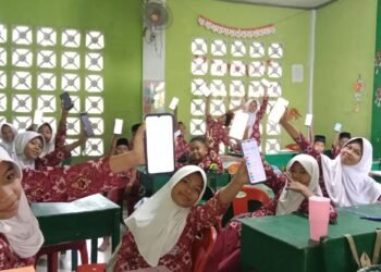 Genggam Dunia Digital, Siswa Kelas V-B MIN 9 Langkat Dalami Bahasa Arab via Android 52 20260108 145710
