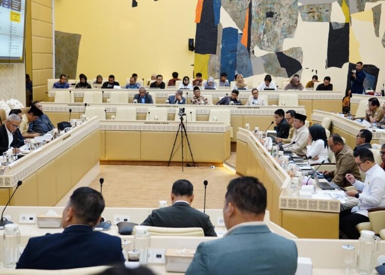 Menteri Nusron Laporkan Progres Revisi RTR Provinsi Aceh, Sumatera Utara, dan Sumatera Barat ke Komisi II DPR RI 46 Menteri Nusron Laporkan Progres Revisi RTR Provinsi Aceh, Sumatera Utara, dan Sumatera Barat ke Komisi II DPR RI