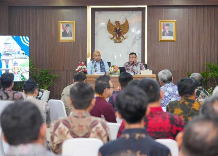 Arahan Wamen Ossy di Kantah Kabupaten Bandung: Kerja Sama untuk Hadirkan Layanan yang Murah, Cepat, dan Prudent