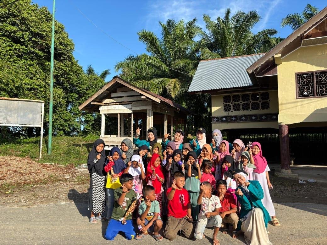 Mahasiswa KPM Universitas Islam Negeri Sultanah Nahrasiyah Lhokseumawe kelompok 34 melaksanakan seminar Stop Bullying di Meunasah Cot Seumiyong kecamatan Kuta Makmur kabupaten Aceh Utara 47 stop bullying