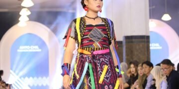 Aurora, Model Remaja Berusia 14 Tahun Bersinar di Indonesia Fashion Runway Museum Mandiri