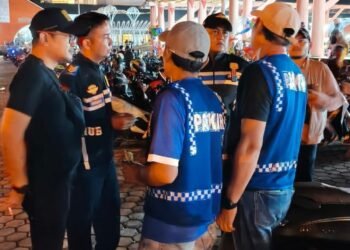 Fakta Menarik Penertiban Parkir On-Street Karimun: Pelan tapi Pasti, Warga Mulai Merasa Bedanya 53 Giat Dishub Karimun dan PT MSM Tiga Matra Satria Sosialisasi dan Penertiban Parkir OnStreet Demi Kenyamanan Warga 4