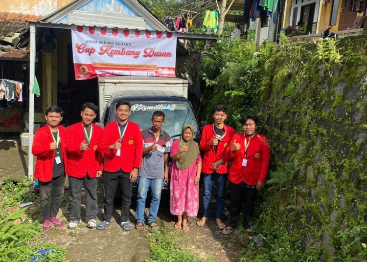 Kegiatan Pengabdian Masyarakat UMKM Keripik Gedhang Cap Kembank