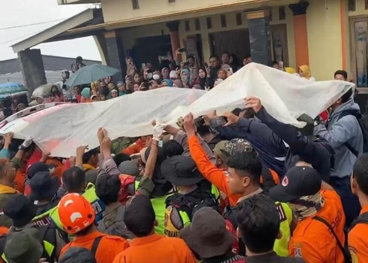 Personel Polres Purbalingga Bantu Evakuasi Pendaki Meninggal di Gunung Slamet 46 IMG 20260115 WA0029