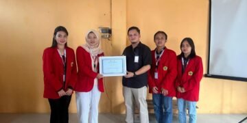 Foto Bersama Pemateri Sosialisasi Digital Marketing kepada UMKM Desa Nogosari