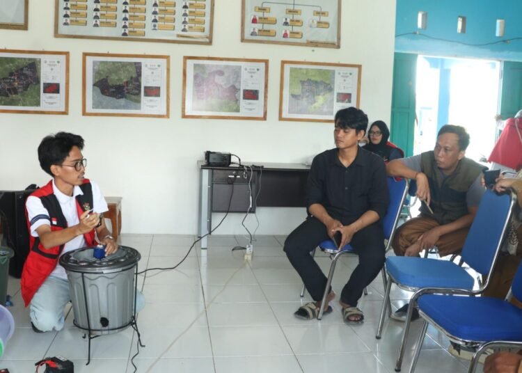 Revolusi Budidaya: Mahasiswa KKN Kenalkan Teknologi Autofeeder di Desa Minasa Upa 46 IMG 20260128 WA0007