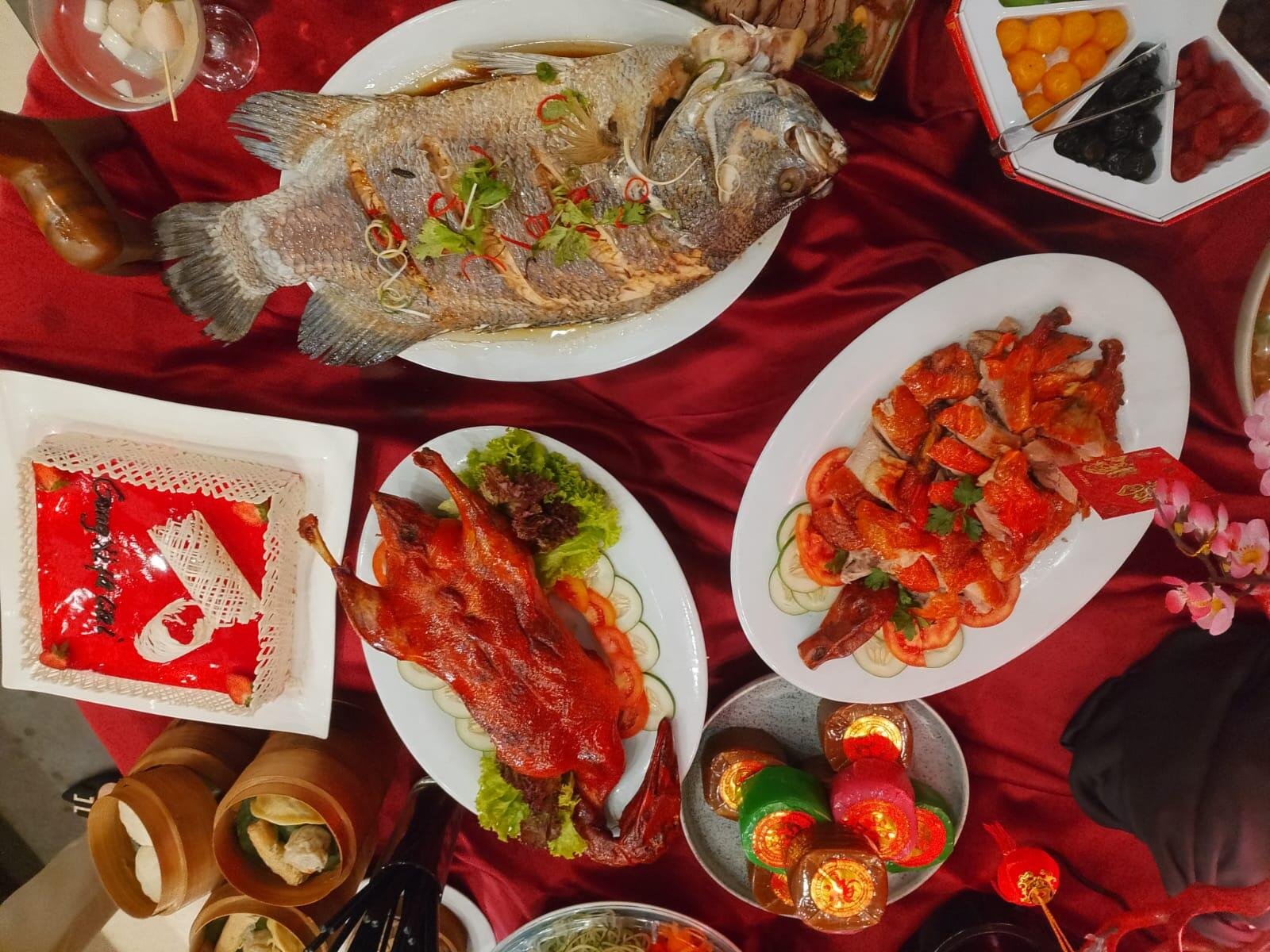 Beberapa menu yang disajikan untuk Imlek di Hotel The 101 Tugu Yogyakarta (Yusuf)