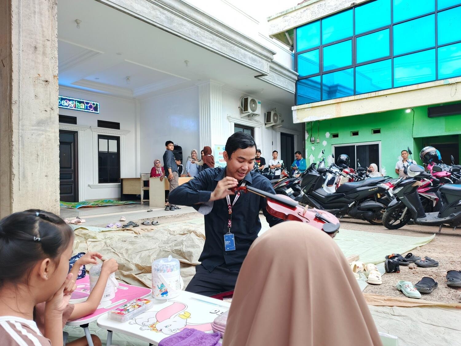 Venezia Membaca, Lentera Mengajar, dan Desa Dayeuh Dorong Minat Baca Anak lewat Kegiatan Literasi dan Lomba Mewarnai 49 IMG 20260111 074521 092 1