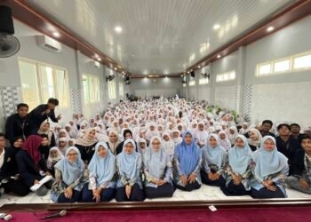 Cegah Perilaku Perundungan, Mahasiswa KKN Kelompok 41 Universitas Trunojoyo Madura Gelar Sosialisasi Anti-Bullying di MINU Banat 46 IMG 7857