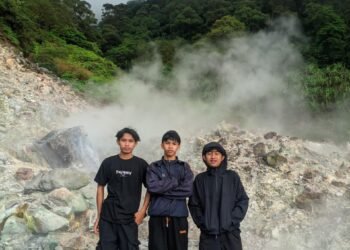 Aksi Viral Akamsi: Muhamad Rohman dan Kolega Berhasil Taklukkan Kawah Ratu Gunung Pulosari 46 Muhammad rohman