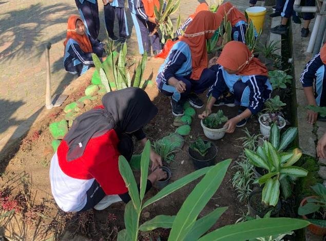 Eco-Challenge sebagai Model Pembelajaran Sosial Sains untuk Optimalisasi Sekolah Adiwiyata 46 Screenshot 117 1