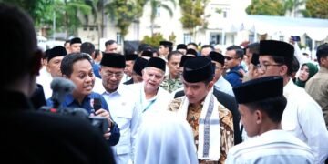 Suasana kunjungan kerja Wakil Presiden RI Gibran Rakabuming Raka di Pondok Pesantren Cipasung, Kabupaten Tasikmalaya, Jawa Barat.