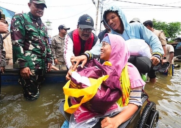 Mensos Gus Ipul Tinjau Posko Pengungsi dan Dapur Umum Terdampak Banjir di Kabupaten Banjar Kalsel Pastikan Logistik dan Skema Bantuan 46 Mensos Gus Ipul Tinjau Posko Pengungsi dan Dapur Umum Terdampak Banjir di Kabupaten Banjar Kalsel Pastikan Logistik dan Skema Bantuan