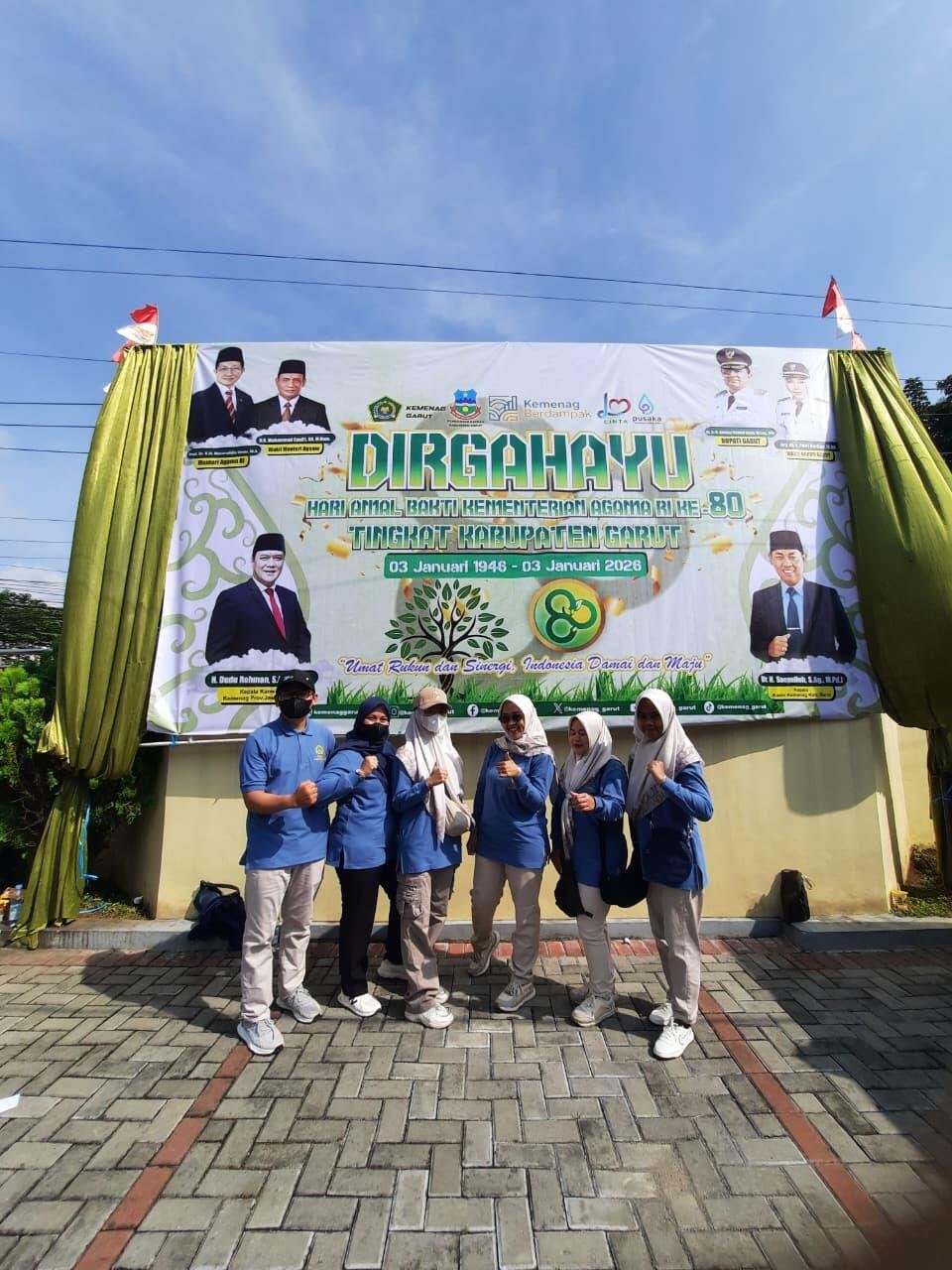 Kebersamaan Terasa Kuat, Guru dan Kepala Madrasah MIS Ar-Raudhotun Nur Rasakan Meriahnya HAB ke-80 Kemenag Garut 47 MIS Ar-Raudhotun Nur