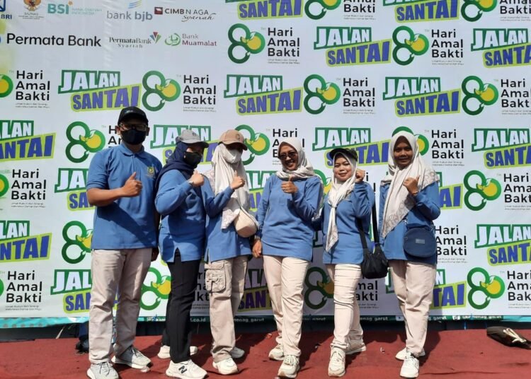 Kebersamaan Terasa Kuat, Guru dan Kepala Madrasah MIS Ar-Raudhotun Nur Rasakan Meriahnya HAB ke-80 Kemenag Garut 46 MIS Ar-Raudhotun Nur