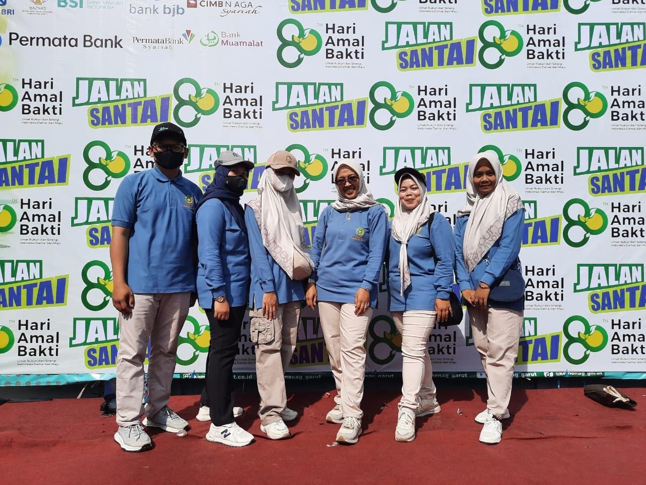 Kebersamaan Terasa Kuat, Guru dan Kepala Madrasah MIS Ar-Raudhotun Nur Rasakan Meriahnya HAB ke-80 Kemenag Garut 48 MIS Ar-Raudhotun Nur