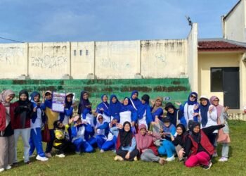 Kelompok 01 KKN STAI Sadra Ikuti Terapi Lien Tien Kung Bersama Sekolah Lansia Selantang Bahagia 46 Mahasiswa KKN STAI Sadra mengikuti kegiatan terapi Lien Tien Kung yang diselenggarakan oleh Sekolah Lansia Selantang Bahagia di Lapangan Pusaka, Kelurahan Duren Seribu, Kota Depok, Sabtu (4/1/2026).