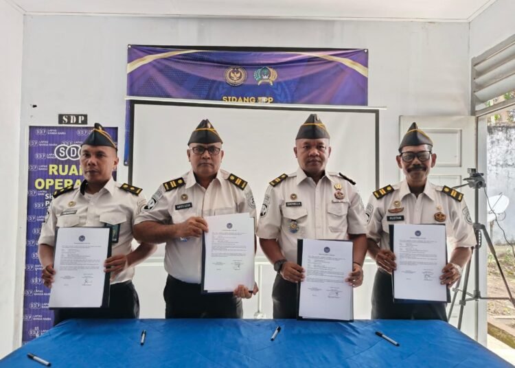 Lapas Bandanaira Tegaskan Komitmen Kerja 2026 Lewat Apel Pegawai Awal Tahun 46 WhatsApp Image 2026 01 05 at 19.50.06