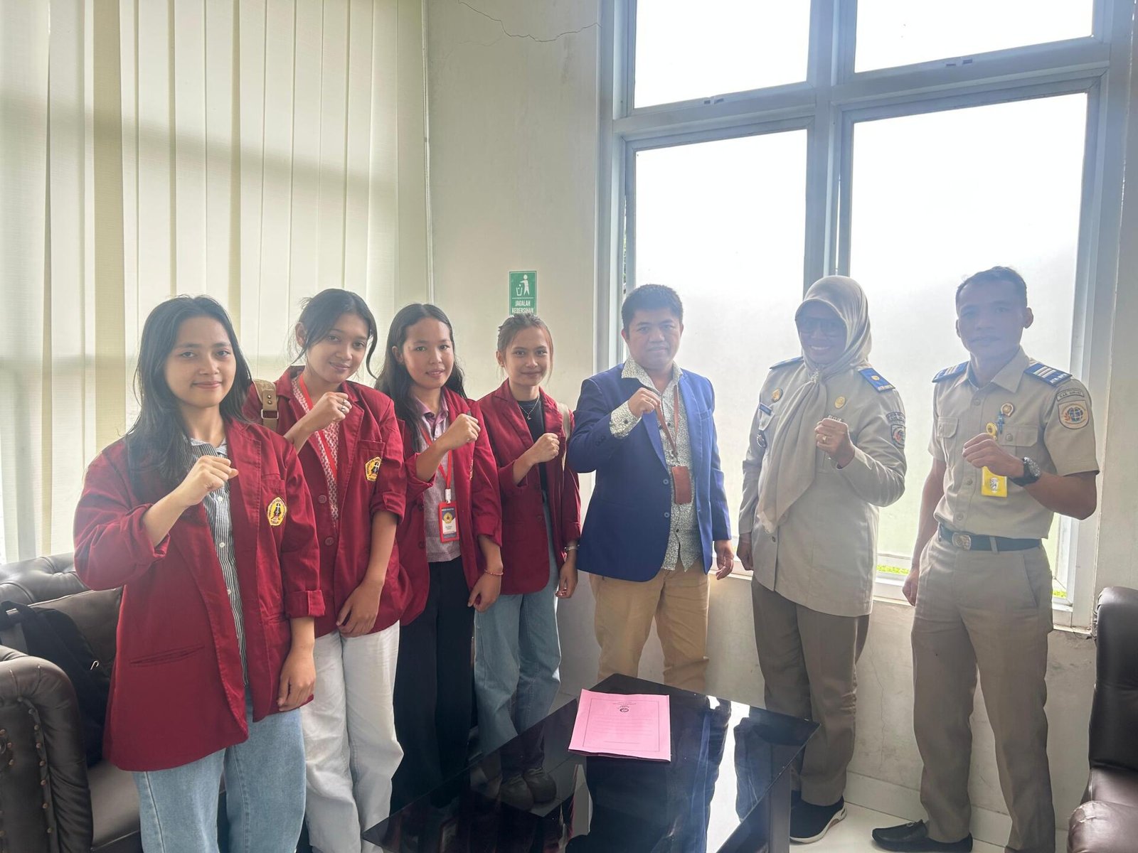 Kantor Pertanahan Toraja Utara Terima Mahasiswi Magang dari UKI Toraja 47 WhatsApp Image 2026 01 06 at 10.47.33 3