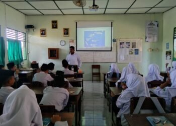Guru Informatika MTsN 6 Bantul Mengolaborasikan Pembelajaran GEMBIRA dengan Modul Tentang Kita BERANI 54 WhatsApp Image 2026 01 06 at 15.22.50