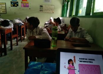 Siswa Kelas VIIE MTsN 6 Bantul Antusias Mengikuti Pemaparan Kontrak Belajar Informatika Semester 2 53 WhatsApp Image 2026 01 06 at 15.25.56