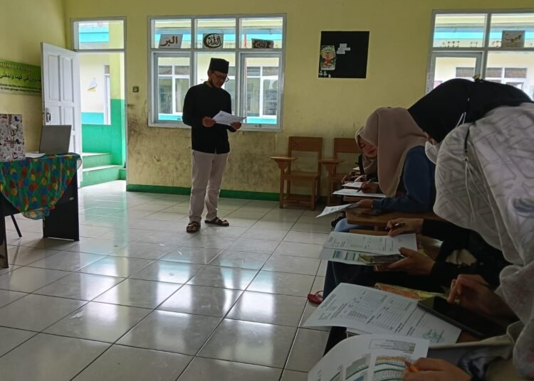 Bedah Kaldik Semester Genap Langkah Strategis MIS Ar-Raudhotun Nur Menjaga Mutu Pendidikan 46 WhatsApp Image 2026 01 09 at 09.56.23