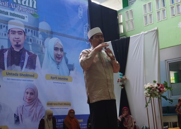 TKIT Al-Fadiyah Gandeng Ustadz Solmed Bawakan Kultum Pengasuhan Perspektif Al-Qur’an 46 WhatsApp Image 2026 01 10 at 23.17.47 1
