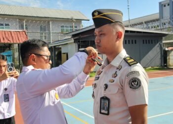 Lapas Kelas IIA Bengkulu Beri Penghargaan Pegawai Berprestasi Saat Apel Pagi 46 Lapas Bengkulu, Pemasyarakatan, Kenaikan Pangkat, Satya Lencana Karya Satya, Apel Pagi, ASN, Kemenimipas, Ditjen Pemasyarakatan