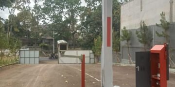 Palang parkir nontunai resmi diterapkan di Padel Setiabudi Bandung oleh PT MSM Tiga Matra Satria. Sistem QRIS dan pembayaran digital bikin parkir lebih cepat, aman, dan transparan.
