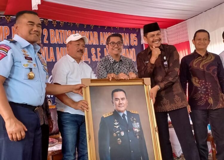 Sang Jendral Pulang, Reuni 40 Tahun Alumni SMP Negeri 2 Batusangkar Angkatan 85 46 Novla Mirsyah