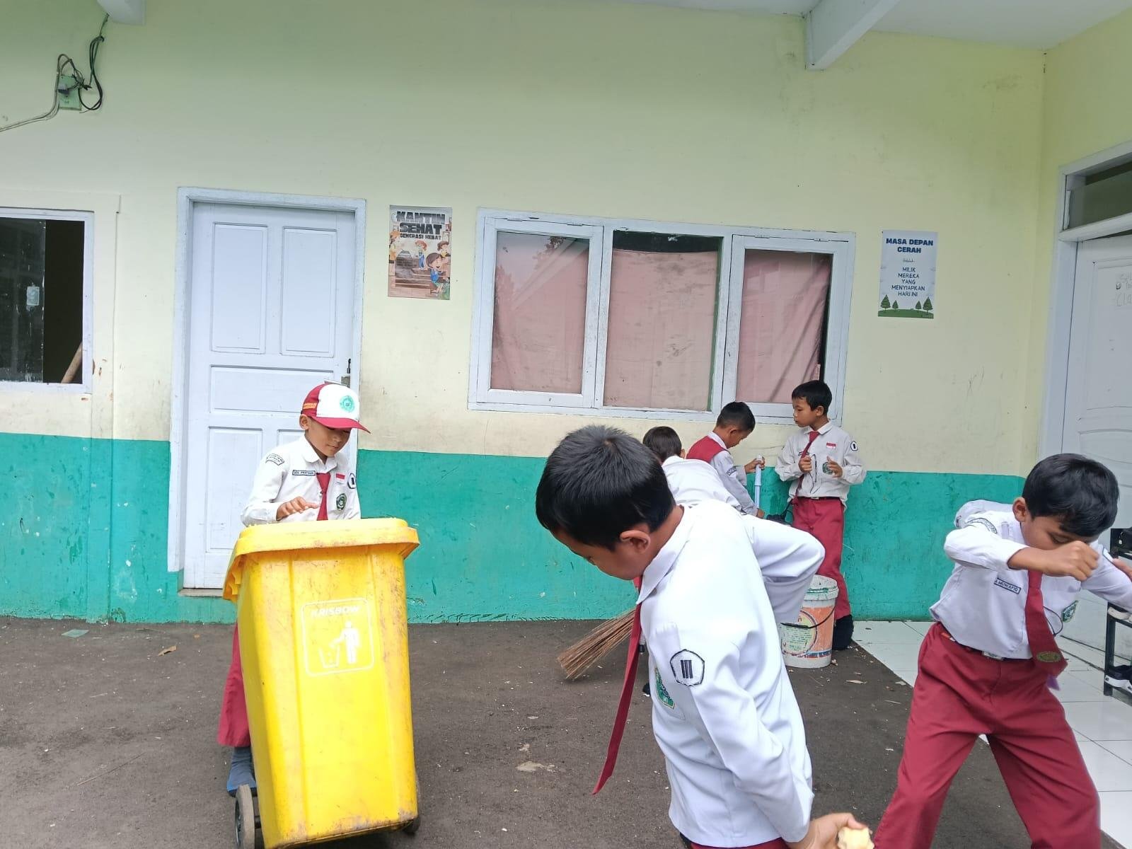 MIS Ar-Raudhotun Nur