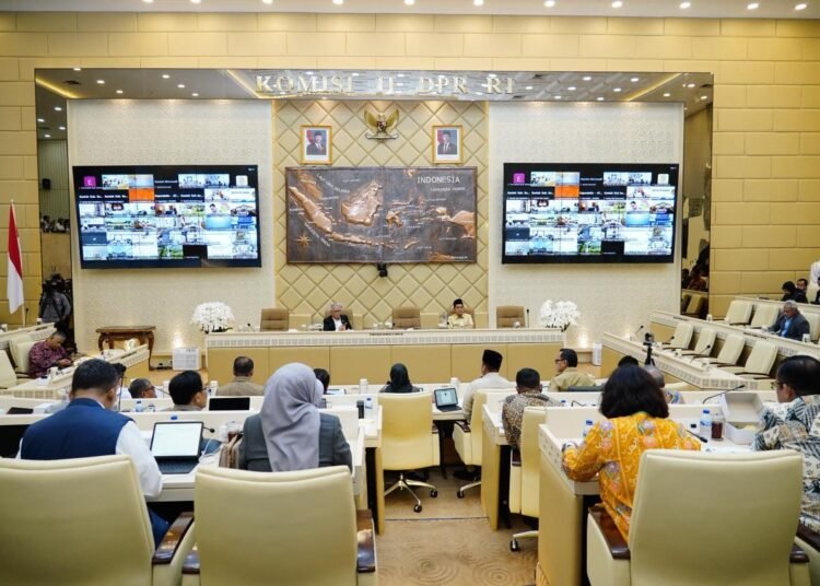 Lindungi Hak Atas Tanah Warga Terdampak Bencana, Menteri Nusron: Negara Hadir 46 WhatsApp Image 2026 01 21 at 06.38.54