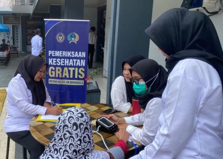 Klinik Pratama Rutan Bengkulu Gelar Pemeriksaan Kesehatan Gratis Rutin bagi Pengunjung dan Masyarakat 46 WhatsApp Image 2026 01 21 at 10.42.17