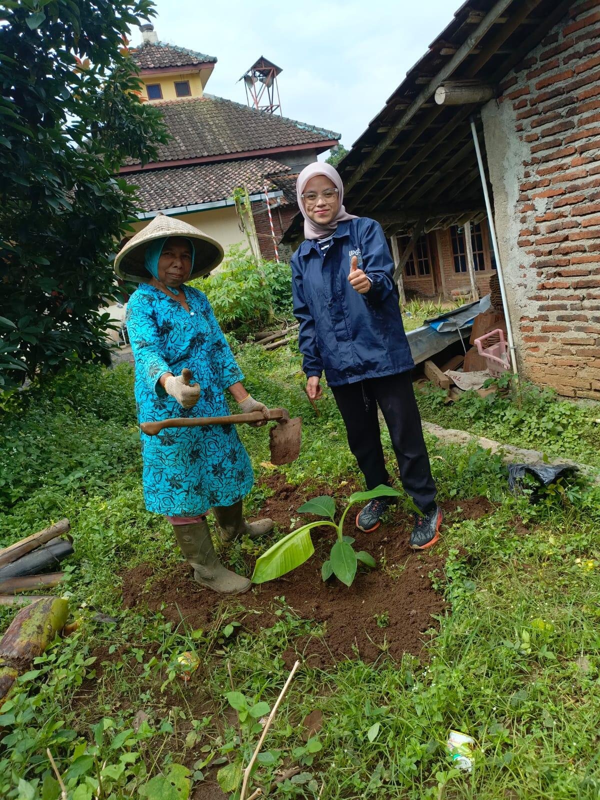 Kuliah Kerja Nyata (KKN) Mandiri Universitas PGRI Semarang (UPGRIS) Tahun 2026 Berhasil Menyelesaikan Rangkaian Program Kerja di Desa Kaligading, Kabupaten Kendal 50 WhatsApp Image 2026 01 21 at 22.01.39