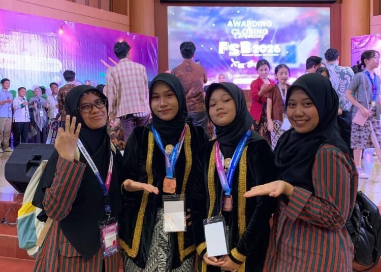 Dua Duta Literasi MTsN 9 Bantul Raih Honorable Mention OSEBI 2026 46 WhatsApp Image 2026 01 22 at 20.35.11