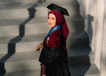 Meniti Jalur Vokasi Farmasi Berbasis Bahan Alam, Anisa Wagiu, A.md.Farm Bangun Identitas Profesional Sejak Dini 46 Anisa Wagiu