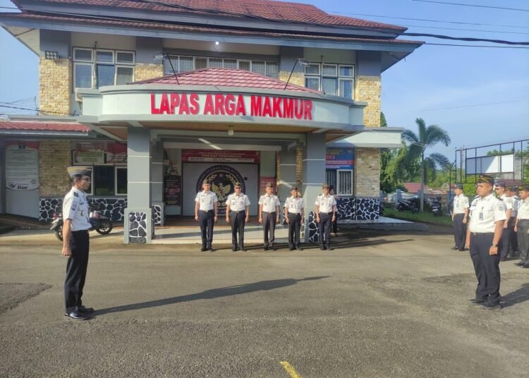 Perkuat Kedisiplinan dan Komitmen Kinerja, Lapas Arga Makmur Gelar Apel Pagi Rutin 46 WhatsApp Image 2026 01 26 at 08.20.58 1