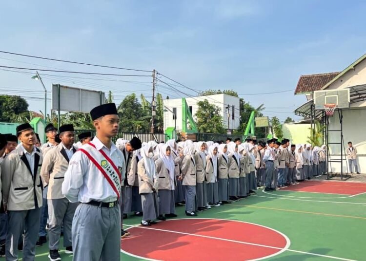 Matematika di Balik Tiang Bendera, Upacara Senin MAN 4 Bantul Sarat Pesan Kebaikan 46 WhatsApp Image 2026 01 26 at 09.01.30 1