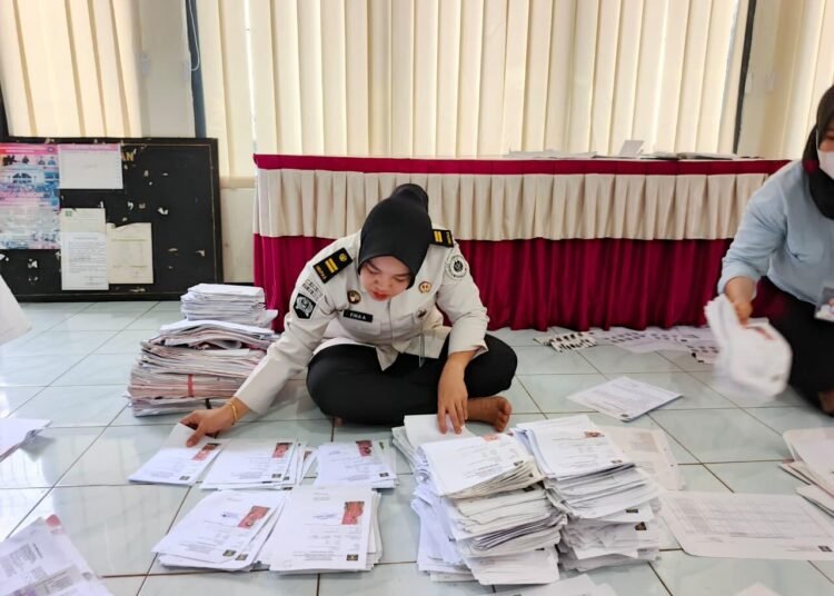 Wujudkan Tertib Administrasi, Lapas Arga Makmur Laksanakan Pemilahan Arsip Guna Proses Penyusutan dan Pemusnahan 46 WhatsApp Image 2026 01 28 at 10.03.39