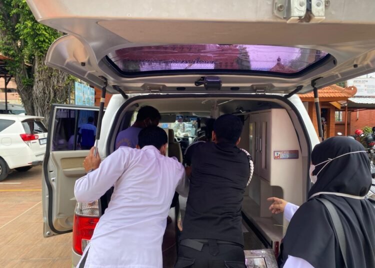 Berikan Pelayanan Prima di Bidang Kesehatan, Lapas Mojokerto Rujuk WBP ke RSUD 46 WhatsApp Image 2026 01 28 at 16.09.47