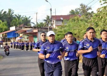 Kalapas Bengkulu Perkuat Soliditas Regu Pengamanan Lewat Olahraga Bersama 47 Lapas Bengkulu, Kalapas Bengkulu, Petugas Pemasyarakatan, Pembinaan Fisik, Pengamanan Lapas, Kemenimipas, Solidaritas Petugas, Disiplin ASN