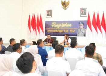 Pesan Wamen Ossy ke Jajaran Kantor Pertanahan Kabupaten Mempawah: Tingkatkan Layanan Sesuai Kebutuhan Masyarakat 49 Pesan Wamen Ossy ke Jajaran Kantor Pertanahan Kabupaten Mempawah: Tingkatkan Layanan Sesuai Kebutuhan Masyarakat