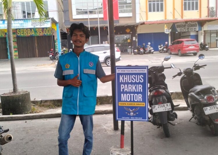 Parkir Karimun menjadi sorotan publik. Artikel ini membahas regulasi parkir, sistem pengelolaan, tantangan lapangan, serta arah modernisasi parkir Karimun secara transparan dan objektif.