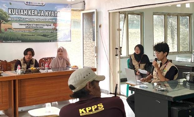 Sosialisasi Website Desa Medangasem oleh Pengembang Website Tim KKN Unsika Desa Medangasem 2026