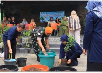 MTsN 9 Bantul Kolaborasi Hijau Hari Sejuta Pohon, Adiwiyata Bersama Kopasgat dan Mitra 54 tanam