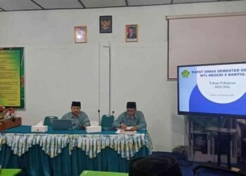 Rapat Dinas Semester Genap MTsN 6 Bantul Tekankan Peningkatan Kualitas dan Kolaborasi di Tahun 2026 54 whatsapp image 2026 01 02 at 08 39 24 6957566334777c3963112832