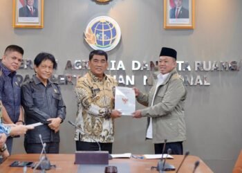 Serahkan Persetujuan Substansi RTRW Sulut, Menteri Nusron Tekankan Sinkronisasi Tata Ruang Daerah 51 163f5e8e b7b5 489c 9c51 30e85ff2af15 1
