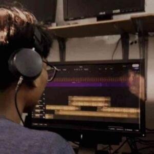 Ezra Renggana produksi lagu