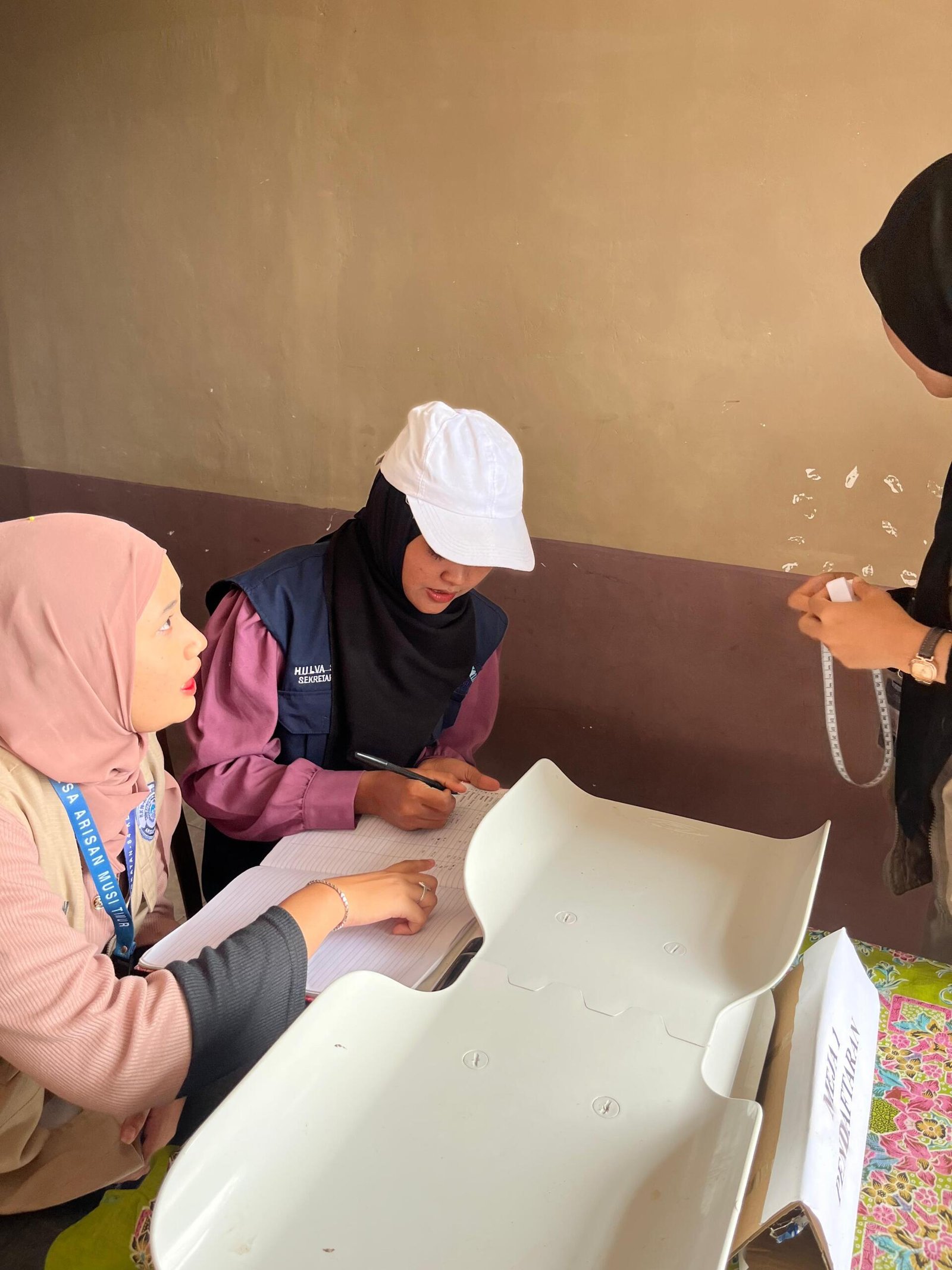 Pendampingan numerasi sederhana bagi kader dan ibu posyandu dalam mendukung ketahanan ekonomi keluarga 47 45